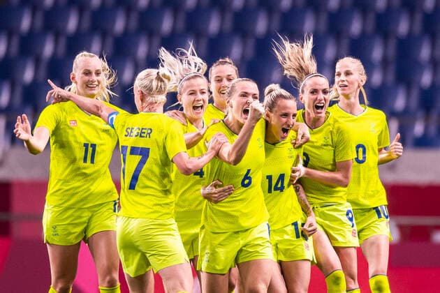 Bilder des Jahres 2021, Sport 07. Juli Sport Themen der Woche KW30 Sport Bilder des Tages 210730 Magdalena Eriksson of Sweden celebrate with teammates after scoring the 1-0 goal in the women s football match between Sweden and Japan at the Tokyo 2020 Olympic Games, Olympische Spiele, Olympia, OS on July 30, 2021 in Tokyo. Photo: Daniel Stiller BILDBYRAN kod DS JL0146 bbeng fotboll football soccer fotball olympic games olympics os ol olympiska spel olympiske leker tokyo2020 tokyo 2020 tokyo-os tokyo-ol sverige sweden japan Copyright: DANIELxSTILLER BB210730DS057