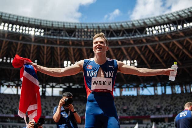 Bilder des Jahres 2021, Sport 08. August Sport Themen der Woche KW31 Sport Bilder des Tages 210803 Karsten Warholm of Norway celebrates after running on a new world record in men s 400 meter hurdle final during day 11 of the Tokyo 2020 Olympic Games, Olympische Spiele, Olympia, OS on August 3, 2021 in Tokyo. Photo: Vegard Wivestad Grott BILDBYRAN kod VG JM0185 bbeng friidrott athletics friidrett olympic games olympics os ol olympiska spel olympiske leker tokyo2020 tokyo 2020 tokyo-os tokyo-ol norge norway Copyright: VEGARDxWIVESTADxGRoTT BB210803VG072