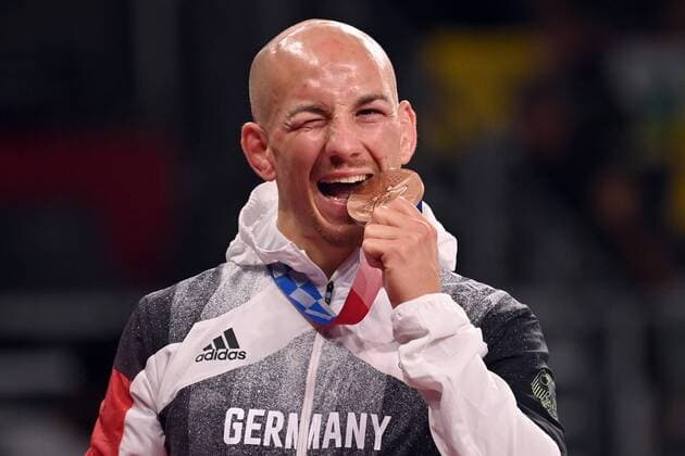 Bilder des Jahres 2021, Sport 08. August Frank STAEBLER (GER) mit Bronzemedaille, Platz 3,Medaille, Siegerehrung Ringen,MGR 67kg Maenner,Wrestling Men am 04.08.2021, Makuhari Messe Hall A. Olympische Sommerspiele 2020, vom 23.07. - 08.08.2021 in Tokio Japan.