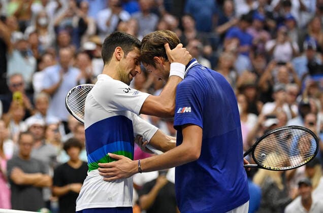 Bilder des Jahres 2021, Sport 09 September Sport Themen der Woche KW36 2021 US Open Men s Single Final Winner Daniil Medvedev ,Russia Daniil Medvedev and Novak Djokovic ,Serbia