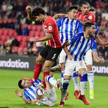 Bilder des Jahres 2021, Sport 09 September Sport Themen der Woche KW37 Sport Bilder des Tages EINDHOVEN - (lr) Igor Zubeldia of Real Sociedad, Andre Ramalho of PSV Eindhoven during the UEFA Europa League match between PSV Eindhoven and Real Sociedad at Phillips Stadium on September 16, 2021 in Eindhoven, Netherlands. ANP OLAF KRAAK UEFA Europa League 2021 2022 xVIxANPxSportx xxANPxIVx