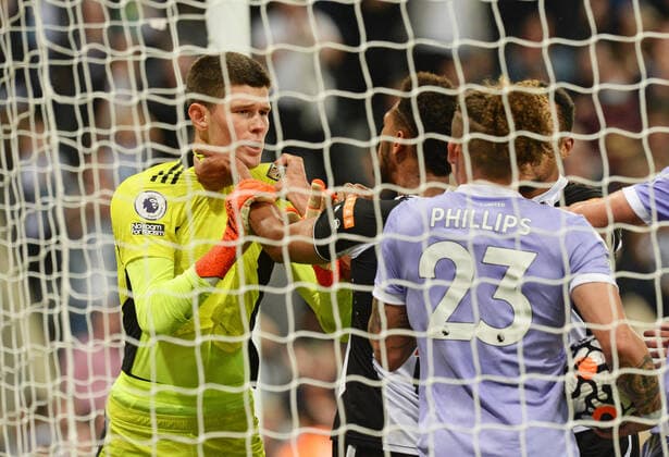 Bilder des Jahres 2021, Sport 09 September Sport Themen der Woche KW37 Sport Bilder des Tages Mandatory Credit: Photo by Richard Lee Shutterstock (12448508ae) Joelinton of Newcastle United clashes with Illan Meslier of Leeds United Newcastle United v Leeds United, Premier League, Football, St James Park, Newcastle, UK - 17 Sep 2021 EDITORIAL USE ONLY No use with unauthorised audio, video, data, fixture lists, club league logos or live services. Online in-match use limited to 120 images, no video emulation. No use in betting, games or single club league player publications. Newcastle United v Leeds United, Premier League, Football, St James Park, Newcastle, UK - 17 Sep 2021 EDITORIAL USE ONLY No use with unauthorised audio, video, data, fixture lists, club league logos or live services. Online in-match use limited to 120 images, no video emulation. No use in betting, games or single club league player publications. Copyright: xRichardxLee Shutterstockx 12448508ae