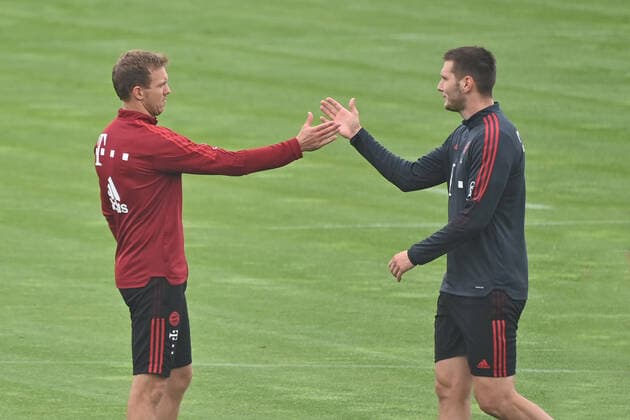 Sport Bilder des Tages Trainer Julian NAGELSMANN (Bayern Muenchen) begruesst Niklas SUELE (Bayern Muenchen). FC Bayern Muenchen.Training an der Saebener Strasse. Fussball 1. Bundesliga,Saison 2021 2022 am 21.09.2021.