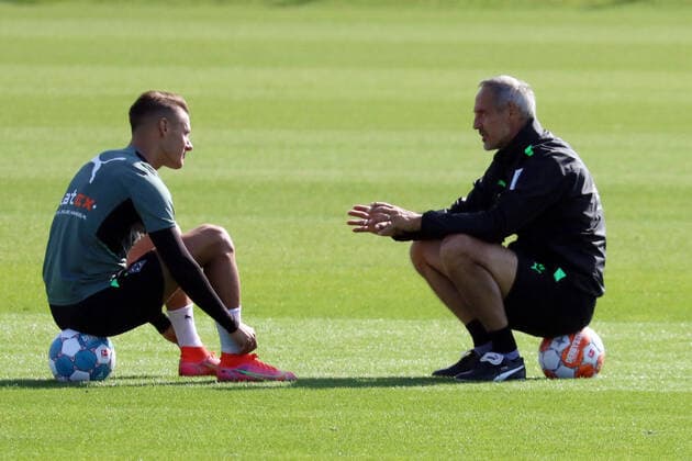 Sport Bilder des Tages 23.09.2021, Mönchengladbach, GER, Fussball, Herren, BL, Saison 2021 2022, Borussia Moenchengladbach Training Hannes Wolf (Gladbach) Trainer Adi Hütter Huetter (Gladbach) Mönchengladbach NRW Deutschland