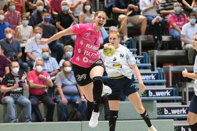 Bilder des Jahres 2021, Sport 09 September Sport Themen der Woche KW38 Marlene Kalf (TusSies Metzingen 2) TusSies Metzingen vs. Union Neckarsulm Handball, HBF, 4.Ligaspiel, Saison 2021 2022 , 25.09.2021 TusSies Metzingen vs. Sport-Union Neckarsulm Handball, HBF, 1.Ligaspiel, , Saison 2021 2022 , 25.09.2021 Metzingen Copyright: xEibner-Pressefotox EP_TBR