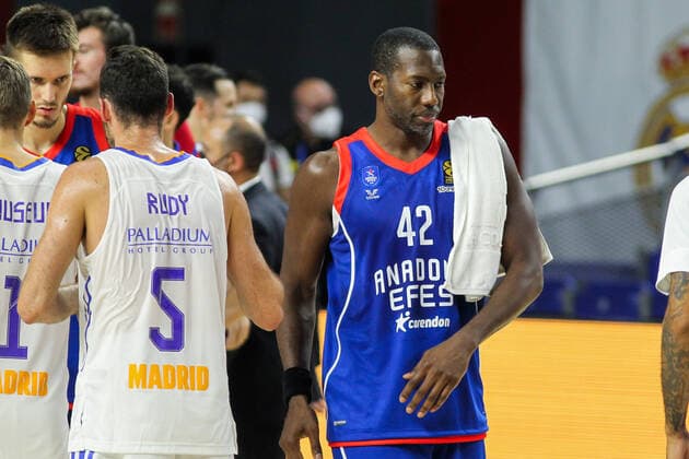 September 30, 2021, MADRID, MADRID, SPAIN: Bryant Kevin Dunston of Anadolu Efes before Turkish Airlines Euroleague basketball match between Real Madrid and Anadolu Efes at Wizink Center on September 30th, 2021 in Madrid, Spain. MADRID SPAIN - ZUMAa181 20210930_zaa_a181_025 Copyright: xIrinaxR.xHipolitox