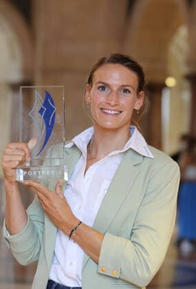Bilder des Jahres 2021, Sport 10 Oktober Sport Themen der Woche KW40 Sport Bilder des Tages Der Bayerische Ministerpräsident Dr. Markus Söder verleiht den Bayerischen Medaillengewinner von Tokio den Bayerischen Sportpreis Ricarda Funk München Bayern Deutschland Staatskanzlei Kuppelsaal