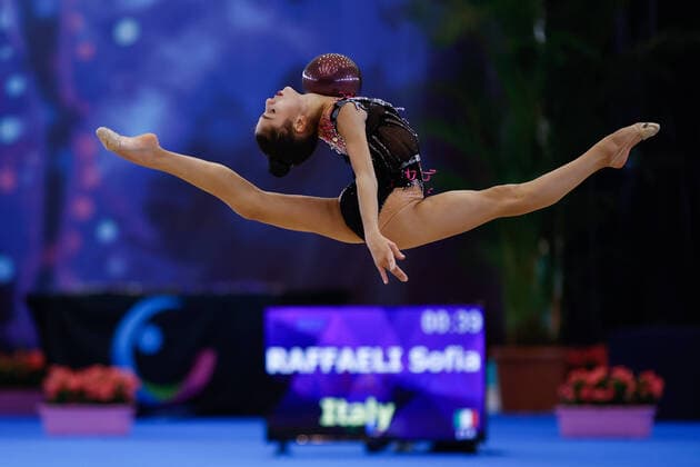 Bilder des Jahres 2021, Sport 10 Oktober Sport Themen der Woche KW41 Sport Bilder des Tages Grand Prix Marbella and International Tournament in Rhythmic gymnastics, Rhythmische Sportgymnastik, RSG 17.10.2021 Sofia Raffaeli (ITA) at apparatus finals; Grand Prix Marbella and International Tournament in Rhythmic Gymnastics on 17.10.2021 at the Palacio de los Deportes Elena Benitez in Marbella. Copyright: xBEAUTIFULxSPORTS U.xFassbenderx