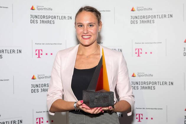 Bilder des Jahres 2021, Sport 10 Oktober Sport Themen der Woche KW42 Sport Bilder des Tages Junior Sportler des Jahres, 23.10.2021 Sarah Vogel (Stabhochsprung) wird Junior Sportlein des Jahres 2021 - Junior Sportler des Jahres 23.10.2021 in Düsseldorf. Copyright: xBEAUTIFULxSPORTS KennyxBeelex