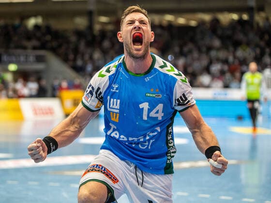 Bilder des Jahres 2021, Sport 10 Oktober Sport Themen der Woche KW43 Sport Bilder des Tages Jacob Bagersted (Frisch Auf Goeppingen 14) jubelt, Frisch Auf Goeppingen vs. SG Flensburg-Handewitt, 1. Bundesliga, Handball, Herren, 31.10.2021 Frisch Auf Goeppingen vs. SG Flensburg-Handewitt, 1. Bundesliga, Handball, Herren, 31.10.2021 Goeppingen Copyright: xMichaelxSchmidt Eibner-Pressefotx EP_MST