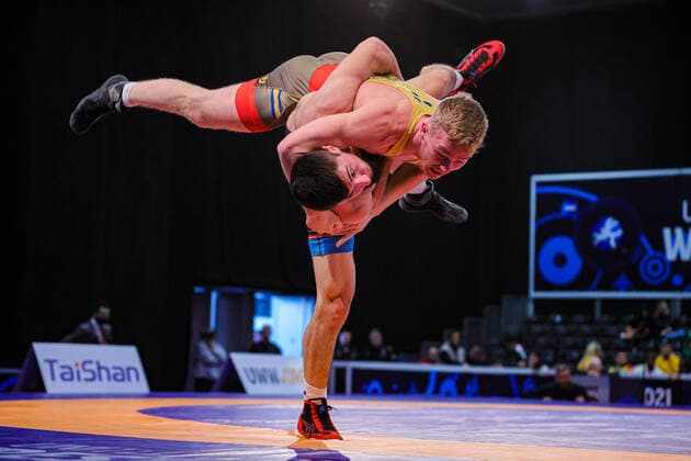 Bilder des Jahres 2021, Sport 11 November Sport Themen der Woche KW44 Sport Bilder des Tages u23 World Championships GR 72kg - Idris Hanpasaevic IBAEV (GER) df. Erik Arthur PERSSON (SWE) Belgrad Serbia Copyright: xUnitedxWorldxWrestlingx xKadirxCaliskanx