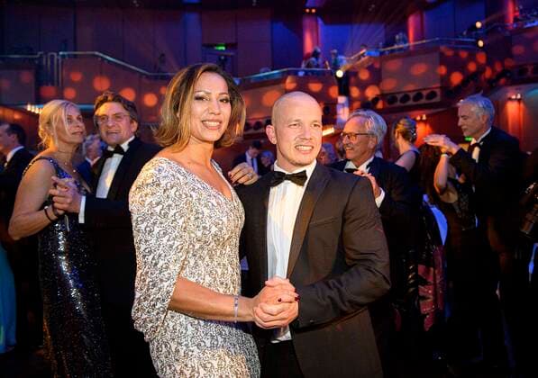 Fabian HAMBUECHEN (Hambüchen) (ehemaliger Turner) mit Freundin Viktoria, beim tanzen, Tanz Der 39. Deutsche SportpresseBall in Frankfurt am Main Deutschland am 06.11.2021 Â