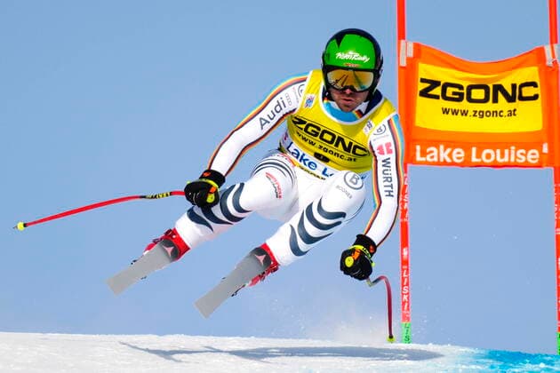 Bilder des Jahres 2021, Sport 11 November Sport Themen der Woche KW47 Sport Bilder des Tages November 24, 2021, LAKE LOUISE, AB, Canada: Andreas Sander of Germany flies down the course during the second Men s World Cup downhill training run in Lake Louise, Alta., on Wednesday, November 24, 2021. Canada News - November 24, 2021 - ZUMAc35_ 20211124_zaf_c35_081 Copyright: xFrankxGunnx