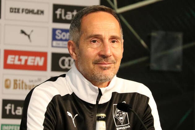 Sport Bilder des Tages 25.11.2021, Mönchengladbach, GER, Fussball, Herren, BL, Saison 2021 2022, Borussia Moenchengladbach Pressekonferenz BL 1.FC Koeln vs. Bor. Mönchengladbach Trainer Adi Hütter Huetter (Gladbach) Mönchengladbach NRW Deutschland