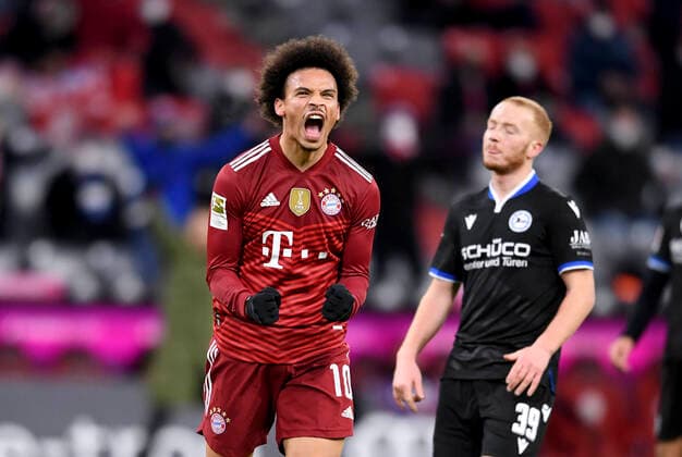 Bilder des Jahres 2021, Sport 11 November Sport Themen der Woche KW47 Fussball 1. Bundesliga Saison 2021 2022 13. Spieltag FC Bayern Muenchen - Arminia Bielefeld 27.11.2021 Torschuetze zum 1-0 ,. Jubel Leroy Sane (FC Bayern Muenchen)