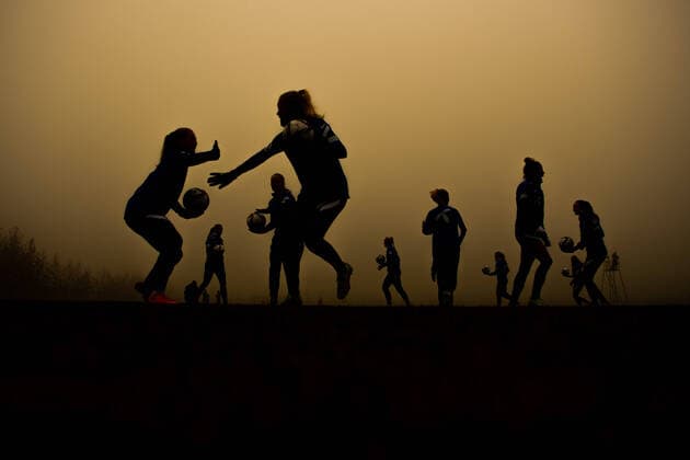 IMAGO Iconic Moments, Fußball - Frauen Bilder des Jahres 2021, Sport 11 November Sport Themen der Woche KW47 211128 Silhouettes of the players of the Norwegian women s national football team during a training session on November 28, 2021 in Yerevan. Photo: Vegard Grott BILDBYRAN kod VG VG0206 bbeng fotboll football soccer fotball vm-kval kval fifa women s world cup qualifier qualifier träning practice training trening norge norway dam armenia jerevan genre Copyright: VEGARDxGRoTT BB211128VG009