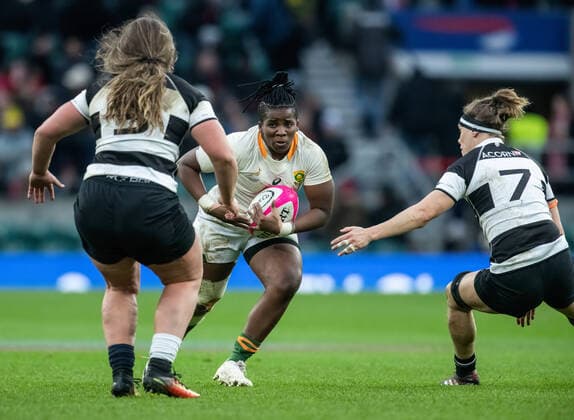November 27, 2021, London, United Kingdom: Springbok Lusanda Dumke in action during the Women s International Rugby Killik Cup match between Barbarian Women and Springbok Women s XV at the Twickenham Stadium. Barbarians won the game with a final score of 60-5. London United Kingdom - ZUMAs197 20211127_zaa_s197_384 Copyright: xGaryxMitchellx