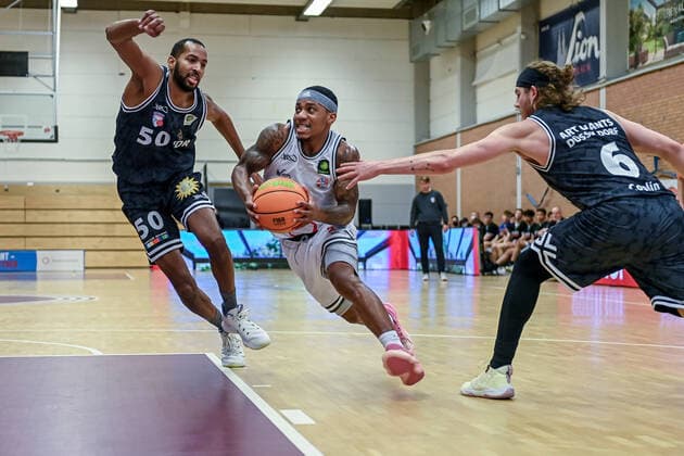 Bilder des Jahres 2021, Sport 12 Dezember Sport Themen der Woche KW48 Sport Bilder des Tages Barmer 2. Basketball Bundesliga ProB, Rheinstars Koeln vs. ART Giants Leverkusen, 04.12.2021 Vincent Lamont Golson Jr (RheinStars Koeln 2), Barmer 2. Basketball Bundesliga ProB, Rheinstars Koeln vs. ART Giants Leverkusen am 04.12.2021 im ASV Koeln in Koeln (Nordrhein-Westfalen) Copyright: xBEAUTIFULxSPORTS Mueller-Laschetx