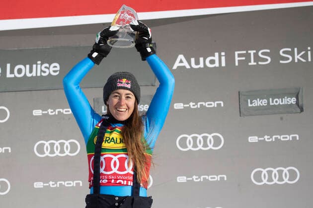 Bilder des Jahres 2021, Sport 12 Dezember Sport Themen der Woche KW48 Super G Weltcup Ladies Lake Louise LAKE LOUISE,CANADA,5.Dec.21 - ALPINE SKIING - FIS World Cup, women, SG. Image shows GOGGIA Sofia ITA. Photo: Sammy Minkoff Agency Helmut Schoderbock Lake Louise Alberta Canada Abfahrtsstrecke Lake Louise