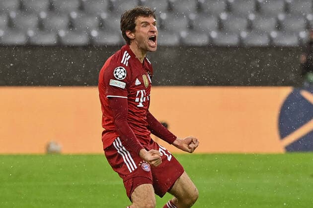 Bilder des Jahres 2021, Sport 12 Dezember Sport Themen der Woche KW49 Sport Bilder des Tages Torjubel Thomas MUELLER (MÜLLER,Bayern Muenchen), nach Tor zum 1-0, Jubel,Freude,Begeisterung, Aktion. Fussball Champions League Gruppe E FC Bayern Muenchen - FC Barcelona, Barca am 08.12.2021,A L L I A N Z A R E N A. Â