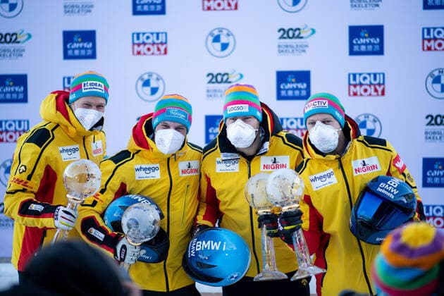 Bilder des Jahres 2022, Sport 01 Januar Sport Themen der Woche KW02 Sport Bilder des Tages Francesco Friedrich, Martin Grothkopp, Alexander Roediger, Alexander Schueller (Deutschland) jubeln ueber den Sieg im Gesamtweltcup, CH, IBSF Weltcup und Europameisterschaft, St. Moritz Viererbob Maenner, 16.01.2022, Saison 2021 2022 CH, IBSF Weltcup und Europameisterschaft, St. Moritz Viererbob Maenner, 16.01.2022, Saison 2021 2022 Copyright: xEibner Memmlerx EP_MMR