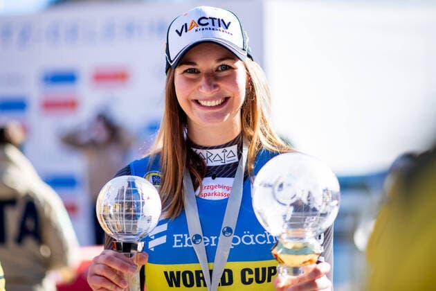 Bilder des Jahres 2022, Sport 01 Januar Sport Themen der Woche KW03 Sport Bilder des Tages Julia Taubitz (Deutschland) jubelt ueber den Sieg im Gesamtweltcup, CH, FIL Luge 9. Eberspaecher Weltcup und Europameisterschaft, St. Moritz Rennrodeln Einsitzer Damen, 23.01.2022, Saison 2021 2022 CH, FIL Luge 9. Eberspaecher Weltcup und Europameisterschaft, St. Moritz Rennrodeln Einsitzer Damen, 23.01.2022, Saison 2021 2022 Copyright: xEibner Memmlerx EP_MMR