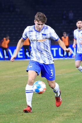 DEU, DFL, 1. FBL, Hertha BSC vs. Bayern Muenchen, 23.01.2022, Berliner Olympiastadion, Berlin, DEU, DFL, 1. FBL, Hertha BSC vs. Bayern Muenchen, im Bild Fredrik Bjorkan (Hertha BSC Berlin 3)