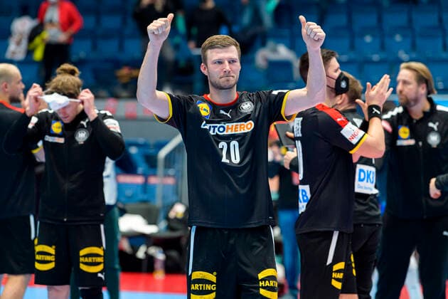 Bilder des Jahres 2022, Sport 01 Januar Sport Themen der Woche KW04 Sport Bilder des Tages Bratislava, 25. Januar 2022: Handball EHF EM, Hauptrunde, Gruppe 2, Deutschland - Russland Philipp Weber (Deutschland SC Magdeburg) Bratislava Ondreja Nepelu Arena Slovakia