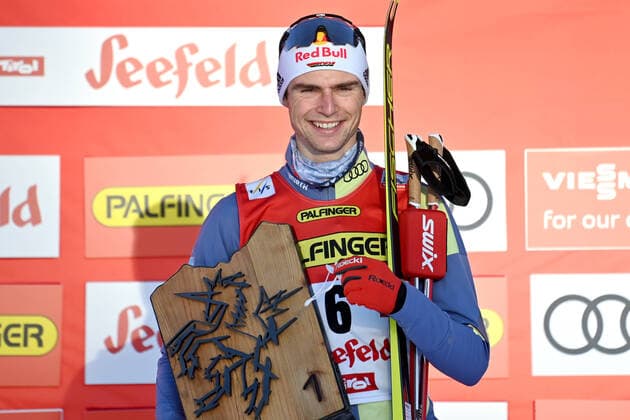 Bilder des Jahres 2022, Sport 01 Januar Sport Themen der Woche KW04 Vinzenz GEIGER (GER), winner,Sieger,Siegerehrung, Einzelwettkampf Individual Gundersen NH 10 km, FIS Weltcup Nordische Kombination in Seefeld Tirol am 29.01.2022
