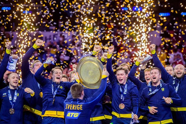 Bilder des Jahres 2022, Sport 01 Januar Sport Themen der Woche KW04 Sport Bilder des Tages 220130 Lucas Pellas of Sweden celebrate after the EHF European Handball Championship final between Sweden and Spain on January 30, 2022 in Budapest. Photo: Johanna Lundberg BILDBYRAN kod JL JL0238 bbeng ehf euro 2022 em 2022 european men?s handball championship 2022 handball handboll handbolls-em 2022 handball handball-em 2022 final sverige sweden spain spanien guld em-guld jubel Copyright: JOHANNAxLUNDBERG BB220130JL179