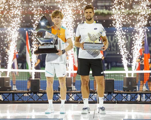 Bilder des Jahres 2022, Sport 02 Februar Sport Themen der Woche KW08 Sport Bilder des Tages Finalist Jiri Vesely und Sieger Andrey Rublev mit dem Pokal, Trophäe, Freude, Emotion, Siegerehrung, Praesentation Tennis - Dubai Duty Free Tennis Championships - ATP, Tennis Herren - Dubai Duty Free Tennis Stadium - Dubai - - United Arab Emirates - 26 February 2022. Copyright: xJuergenxHasenkopfx