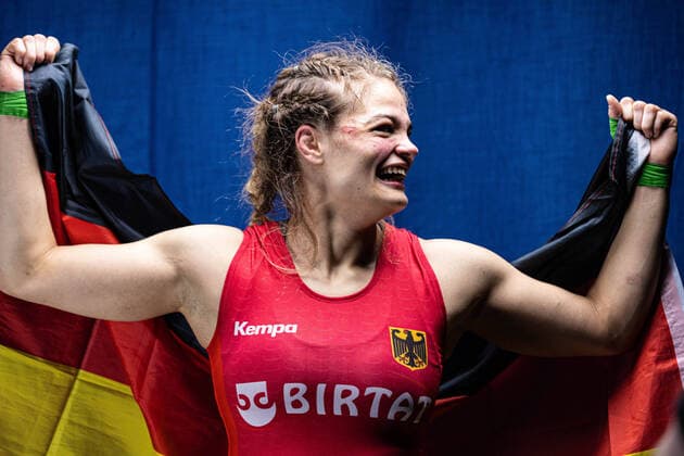 Bilder des Jahres 2022, Sport 04 April Sport Themen der Woche KW13 Wrestling European Championships 2022 72kg WW - Anna Carmen SCHELL (GER) Budapest BOK Sportcsarnok Hungary