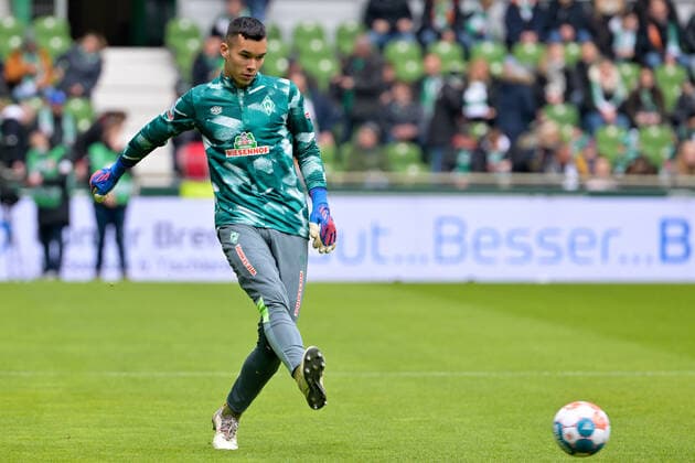 GER, 2. FBL, SV Werder Bremen vs SV Sandhausen 03.04.2022, wohninvest Weserstadion, Bremen, GER, 2. FBL, SV Werder Bremen vs SV Sandhausen im Bild picture shows Feature Impressionen Ersatztorwart Mio Backhaus (SV Werder Bremen 37)