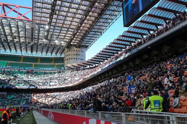 FC Internazionale v Hellas Verona FC - Serie A A general view inside the stadium during the Serie A 2021 22 football match between FC Internazionale and Hellas Verona FC at Giuseppe Meazza Stadium, Milan, Italy on April 09, 2022 Milan Italy  Copyright: xFabrizioxCarabellix originalFilename:livemedia-interfci220409_npYaS