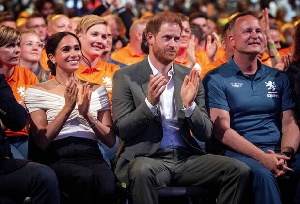 Bilder des Jahres 2022, Sport 04 April Sport Themen der Woche KW15 Sport Bilder des Tages Invictus Games in Den Haag, Eröffnungsfeier THE HAGUE - The Duke and Duchess of Sussex, Prince Harry and his wife, Meghan Markle, at the opening ceremony of the Invictus Games, an international sporting event for servicemen and veterans who have been psychologically or physically injured in their military service. ANP POOL MISHA SHOEMAKER Invictus Games 2020 - Opening Ceremony 2022 xVIxANPxSportx xxANPxIVx