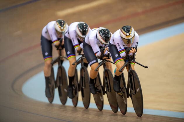Bilder des Jahres 2022, Sport 04 April Sport Themen der Woche KW16 Deutschland Bahnvierer Frauen Track Nations Cup Glasgow 2022 Team Deutschland, Bahnvierer Frauen Qualifikation: BRAUSSE Franziska, KLEIN Lisa, KROGER Mieke, SUSSEMILCH Laura Tissot UCI Track Nations Cup, Sir Chris Hoy Velodrome Glasgow. UCI Bahnradsport-Nationencup Bahnradsport Wettbewerb, der durch die Union Cycliste Internationale organisiert wird.