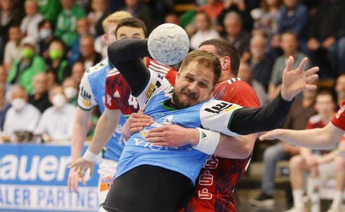 Bilder des Jahres 2022, Sport 04 April Sport Themen der Woche KW16 Sport Bilder des Tages Göppingen , LIQUI MOLY HBL , Handball Bundesliga , Frisch Auf Göppingen vs. TSV Hannover-Burgdorf , Kresimir Kozina ( Göppi )