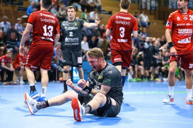 Bilder des Jahres 2022, Sport 05 Mai Sport Themen der Woche KW17 Sport Bilder des Tages 01.05.2022, xtgx, Handball, 2. Bundesliga, HC Elbflorenz Dresden - SG BBM Bietigheim, emspor v.l. Henning Quade (Dresden, 38) Jubel, Torjubel, jubelt ueber das Tor, celebrate the goal, celebration Dresden