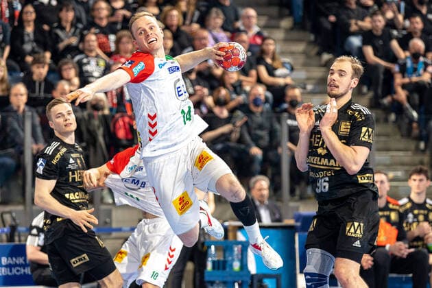 Bilder des Jahres 2022, Sport 05 Mai Sport Themen der Woche KW18 Sport Bilder des Tages Omar Ingi Magnusson (SC Magdeburg, 14), HC Erlangen vs. SC Magdeburg, Handball, Bundesliga, 29. Spieltag, 07.05.2022 HC Erlangen vs. SC Magdeburg, Handball, Bundesliga, 29. Spieltag, 07.05.2022 Nuernberg Copyright: xEIBNER GuenerxSantemizx HCE_GSZ