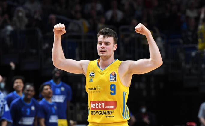 Basketball, Herren, Saison 2021 2022, easyCredit BBL (Playoff-Viertelfinale, Spiel 1), Alba Berlin - Brose Bamberg, Jonas Mattisseck (Alba Berlin), 13.05. 2022, Copyright: xSebastianxRäppold MatthiasxKochx