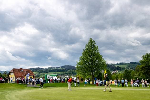 GOLF - Goesser Open 2022 MARIA LANKOWITZ,AUSTRIA,14.MAY.22 - GOLF - Alps Tour, Goesser Open, GC Erzherzog Johann. Image shows Clark Dennis (USA), Markus Brier (AUT) and Lukas Lipold (AUT). Keywords: general view.  GEPAxpictures xMaticxKlansek