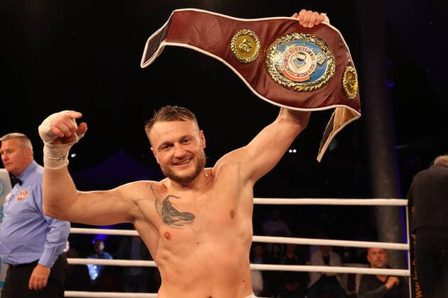 Bilder des Jahres 2022, Sport 05 Mai Sport Themen der Woche KW19 Sport Bilder des Tages Boxen: SES-Boxgala, Magdeburg, 14.05.2022 WBO European Championship, EM, Europameisterschaft Adam Deines (GER) - Norbert Dabrowski (POL)