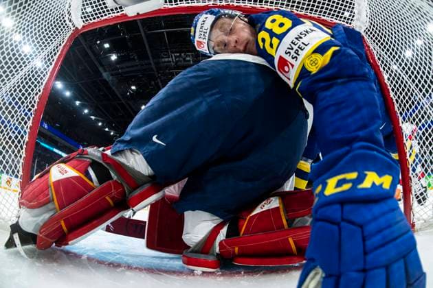 Bilder des Jahres 2022, Sport 05 Mai Sport Themen der Woche KW20 Sport Bilder des Tages 220517 Anton Bengtsson of Sweden during the 2022 IIHF Ice hockey, Eishockey World Championship, WM, Weltmeisterschaft game between Sweden and Great Britain on May 17, 2022 in Tampere. Photo: Maxim ThorÃ BILDBYRAN kod MT MT0392 ishockey ice hockey ishockey-vm iihf ice hockey world championship sverige sweden storbritannien great britain bbeng Copyright: MAXIMxTHORE BB220517MT069