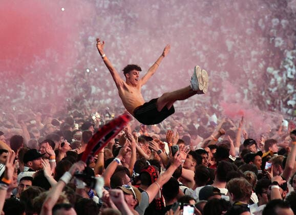 Bilder des Jahres 2022, Sport 05 Mai Sport Themen der Woche KW20 Sport Bilder des Tages 18.05.2022, xhbx, Fussball UEFA Europa League Finale 2022 Public Viewing, Eintracht Frankfurt - Glasgow Rangers emspor, v.l. Eintracht Frankfurt Fans jubeln jubelt nach Spielende. (DFL DFB REGULATIONS PROHIBIT ANY USE OF PHOTOGRAPHS as IMAGE SEQUENCES and or QUASI-VIDEO) Frankfurt am Main