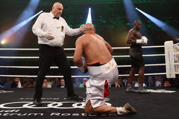 Sport Themen der Woche KW24 Boxen: Rostock boxt!, Rostock, 18.06.2022 Peter Kadiru (GER) - Tayfun Kurt (GER) Rostock Germany