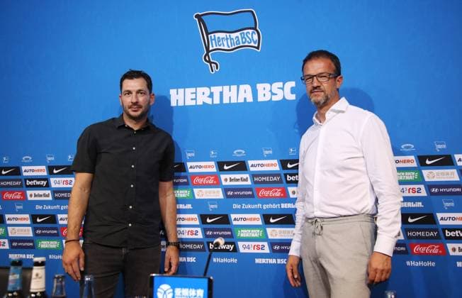 Sport Themen der Woche KW25 Sport Bilder des Tages Trainer Sandro Schwarz, Manager Sportdirektor Fredi Bobic PK Pressekonferenz zur Trainervostellung Fußball Fussball DFL Bundesliga Herren Saison 2022 2023 20.06.2022 Hertha BSC Berlin