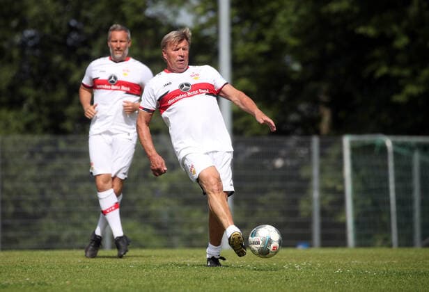 18.06.22 TSV Deizisau - VfB Stuttgart Traditionself Deutschland, Deizisau, 18.06.2022, Fussball, TSV Deizisau - VfB Stuttgart Traditionself: Bernd Förster (VfB Stuttgart).