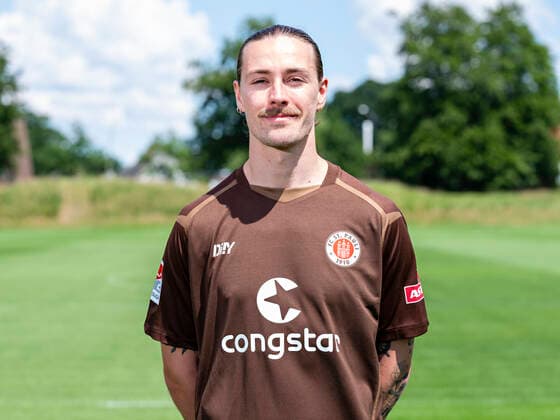 Jackson Irvine (St.Pauli) 28.06.22, Hamburg, FC St.Pauli Mediaday, Fussball, GER, Saison 2022 2023, 2. Bundesliga, Portraittermin DFL REGULATIONS PROHIBIT ANY USE OF PHOTOGRAPHS as IMAGE SEQUENCES and or QUASI-VIDEO. Â