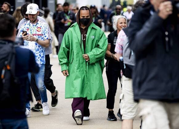 Bilder des Jahres 2022, Sport 07 Juli Sport Themen der Woche KW26 SILVERSTONE - Lewis Hamilton (Mercedes) on the track prior to the 3rd practice session ahead of the F1 Grand Prix of Great Britain at Silverstone on July 2, 2022 in Silverstone, England. REMKO DE WAAL F1 Grand Prix of Great Britain - Practice 3 2022 xVIxANPxSportx xxANPxIVx
