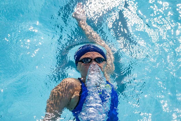 Bilder des Jahres 2022, Sport 07 Juli Sport Themen der Woche KW26 Sport Bilder des Tages 220702 Frida FlorÃ n tävlar i damernas B-final pa 200m ryggsim under dag 5 av SM-veckan den 2 juli 2022 i Linköping. Copyright: SIMONxHASTEGARD BB220702SH034